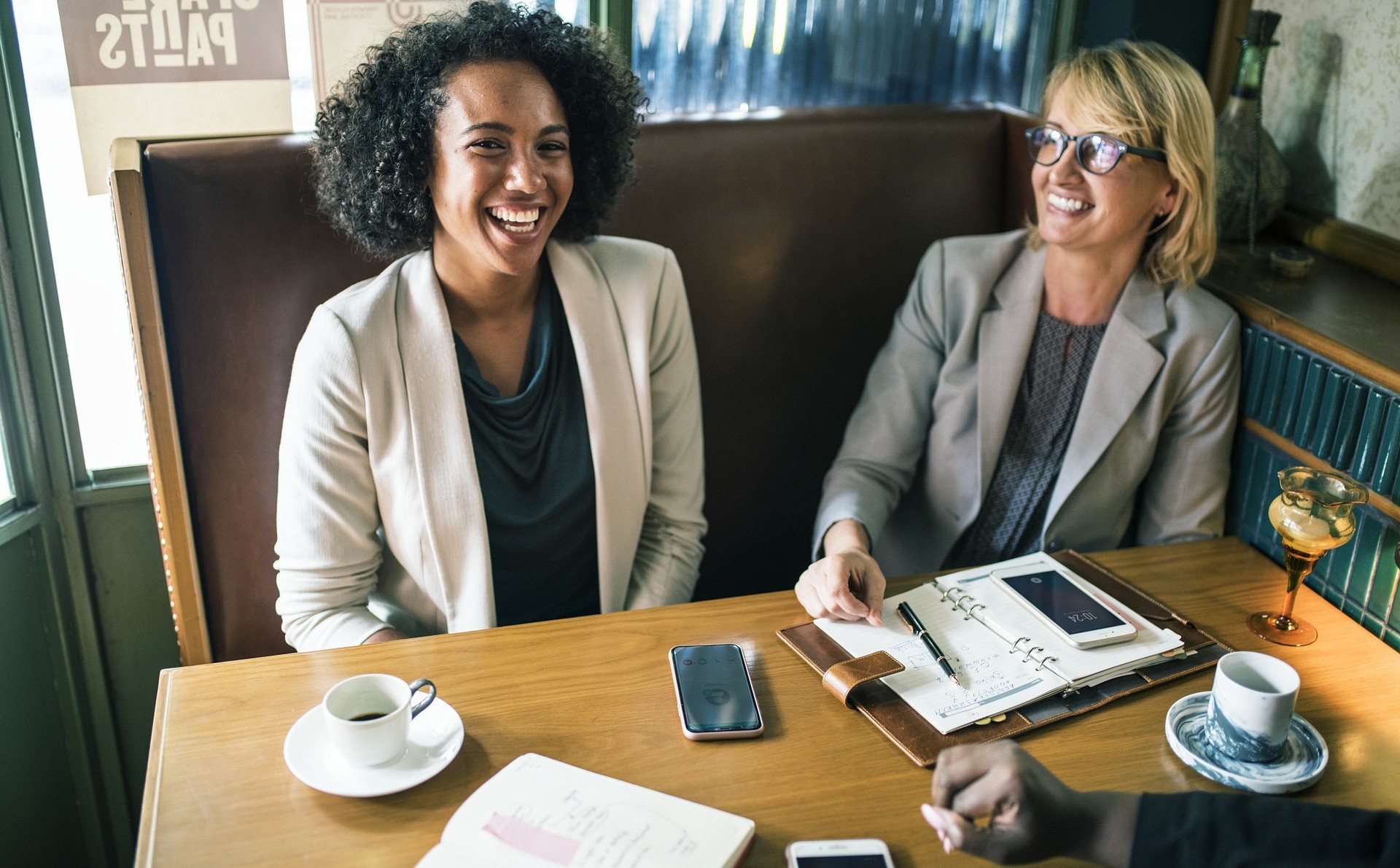 business-women-healthy-work-life business-women-healthy-work-life